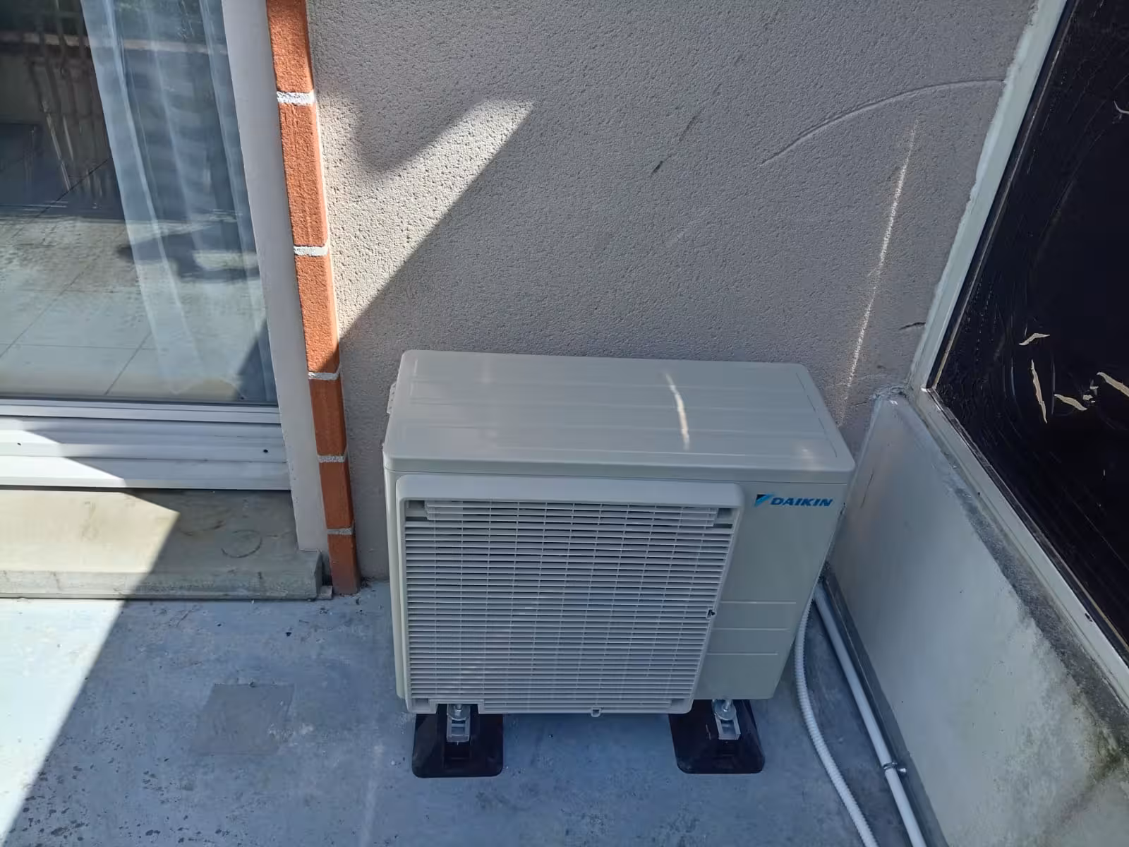 Groupe extérieur Daikin installé à Toulouse